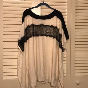 Chico’s Tunic Sweater w/ Lace details